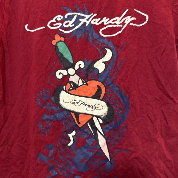 Ed Hardy Women's Burgundy Heart Graphic Tee - Picture 3 of 6